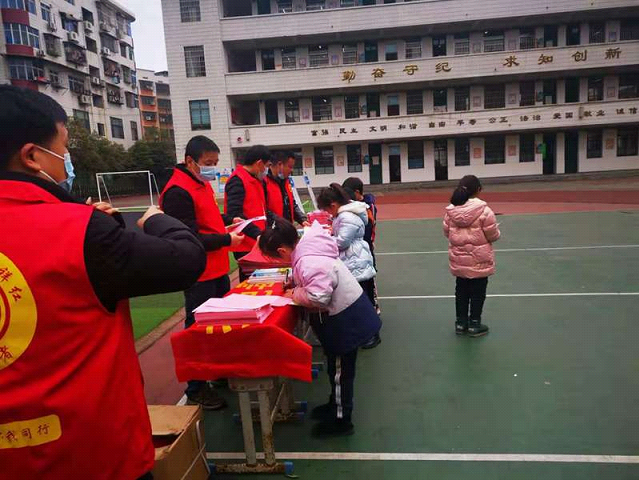 百春园街道开展禁毒知识进校园宣传教育活动(图1)
