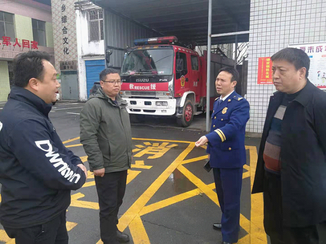 肖小鑫督查乡镇专职消防队建设工作(图1)