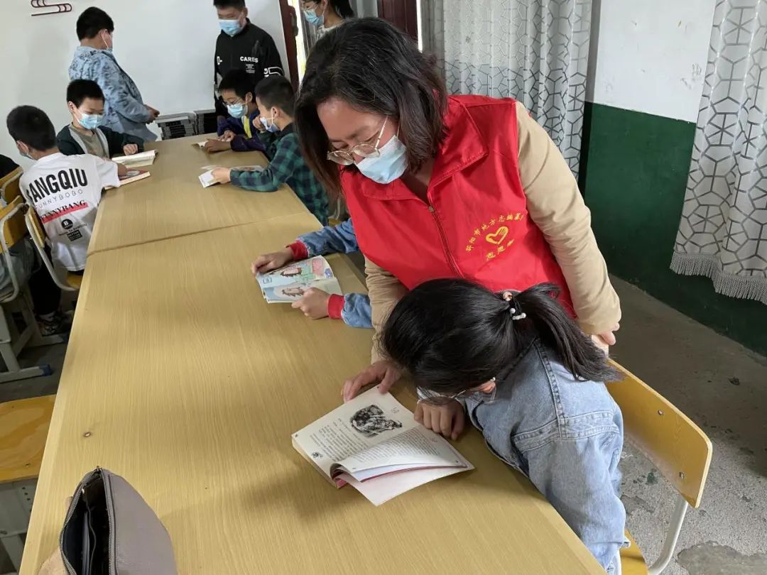 “书润童心、伴爱成长”--板桥乡开展关爱留守儿童志愿服务活动(图3)
