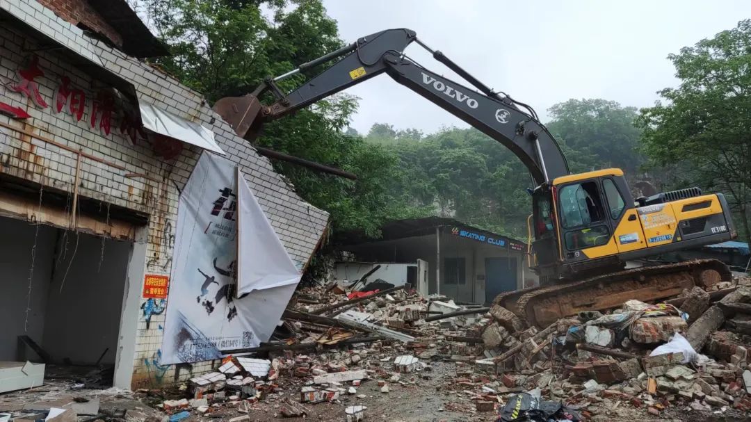 大祥区学院路街道：依法拆除违法建筑1482平方米(图2)