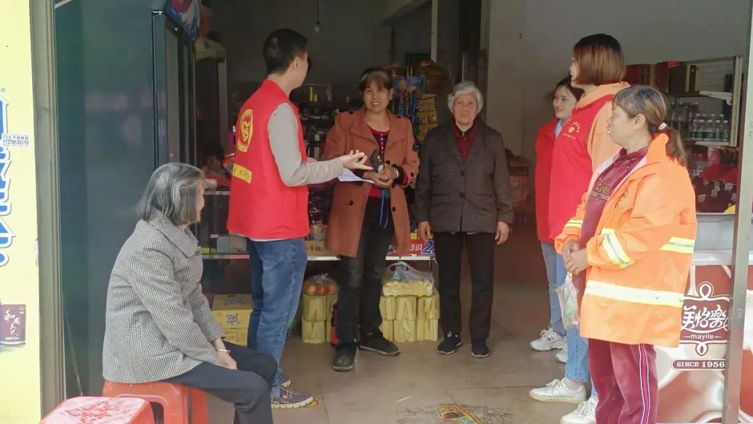 雨溪街道平安志愿团队开展防范养老诈骗宣传活动(图2)