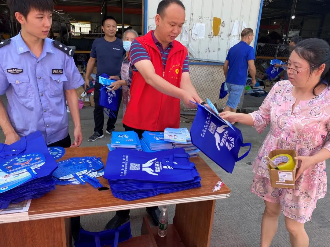 檀江街道开展禁毒宣传“进场所”活动(图1)