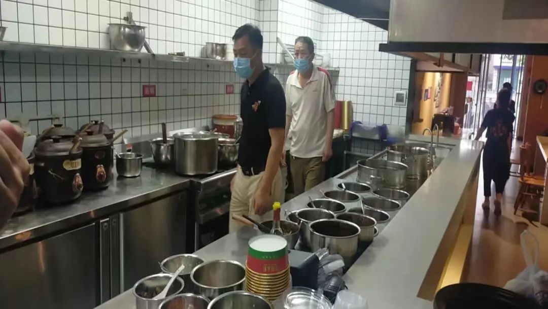 百春园街道扎实开展瓶装液化气安全整治工作(图2)