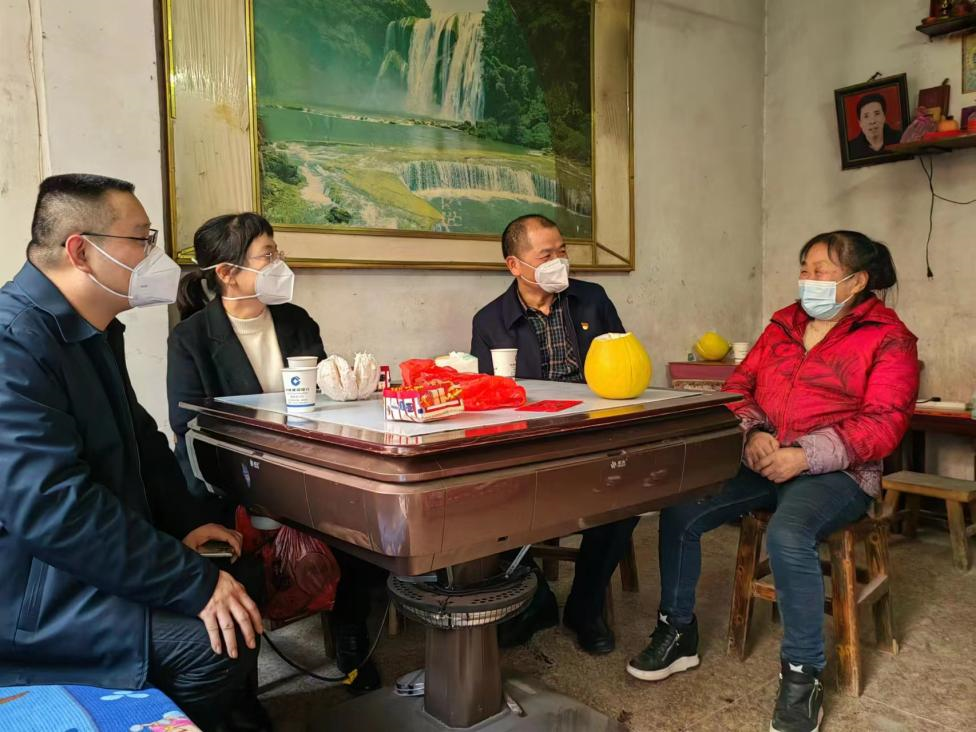 中心街道开展春节慰问走访系列活动(图3)