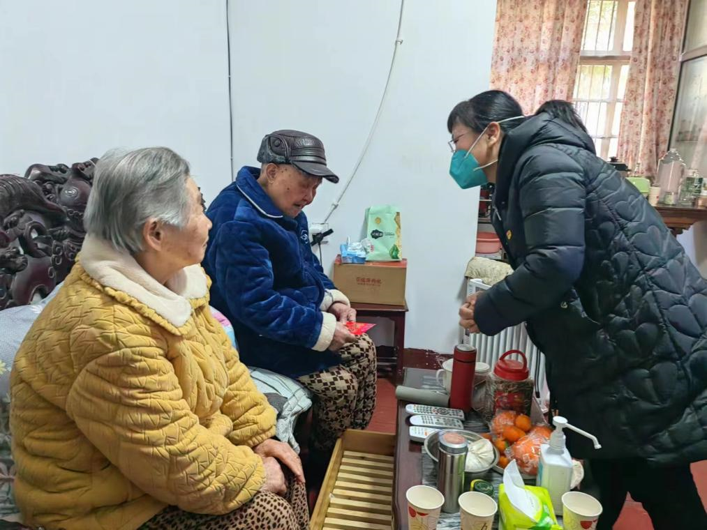 中心街道开展春节慰问走访系列活动(图4)