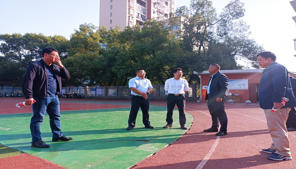 向兵率队督查校园文明创建及街道文明创建工作(图1)