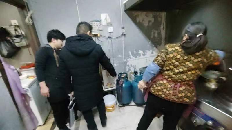大祥区翠园街道:加强企业安全排查，助力优化营商环境(图2)